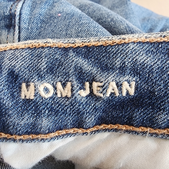 American Eagle Mom Jean - Picture 3 of 4